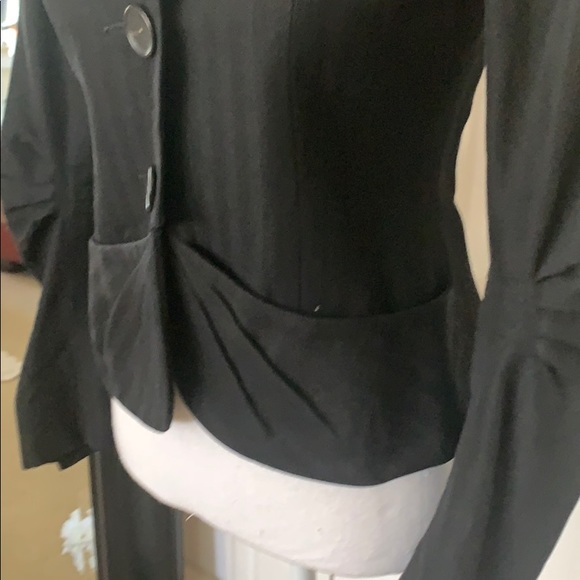 Development by Erica Davies black jacket - Picture 3 of 6